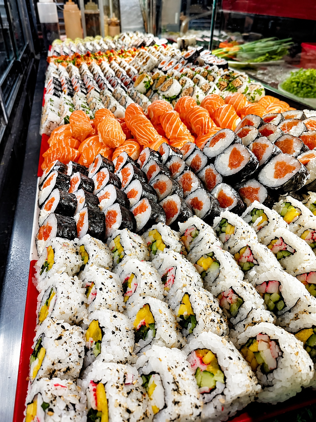 Rodízio japonês do Samura em Goiânia com variedade de sushis e sashimis